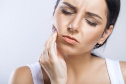 Should Teeth Whitening Hurt?