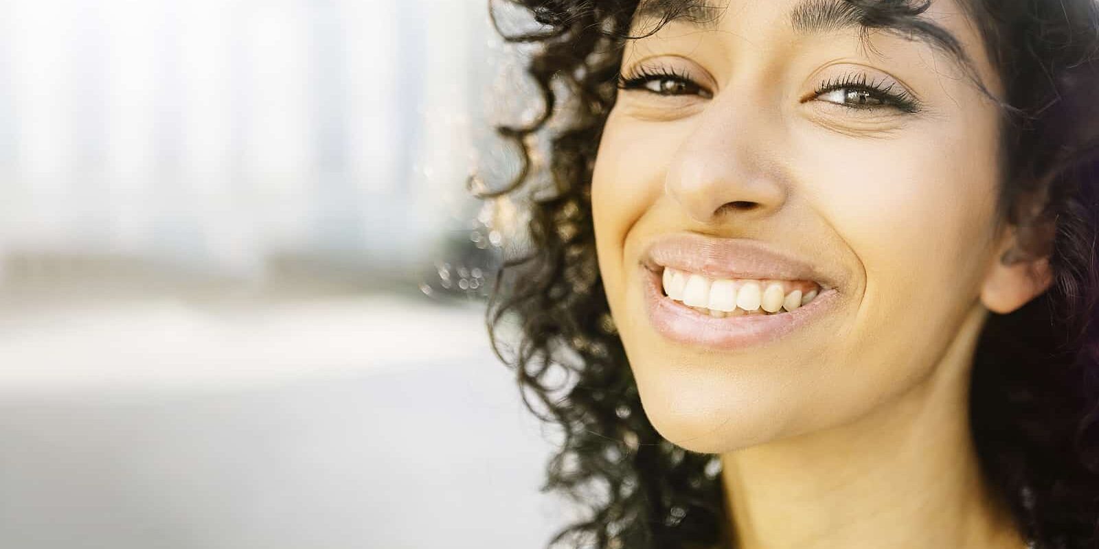 “How Can I Improve My Smile?” Teeth Whitening Dental Veneers
